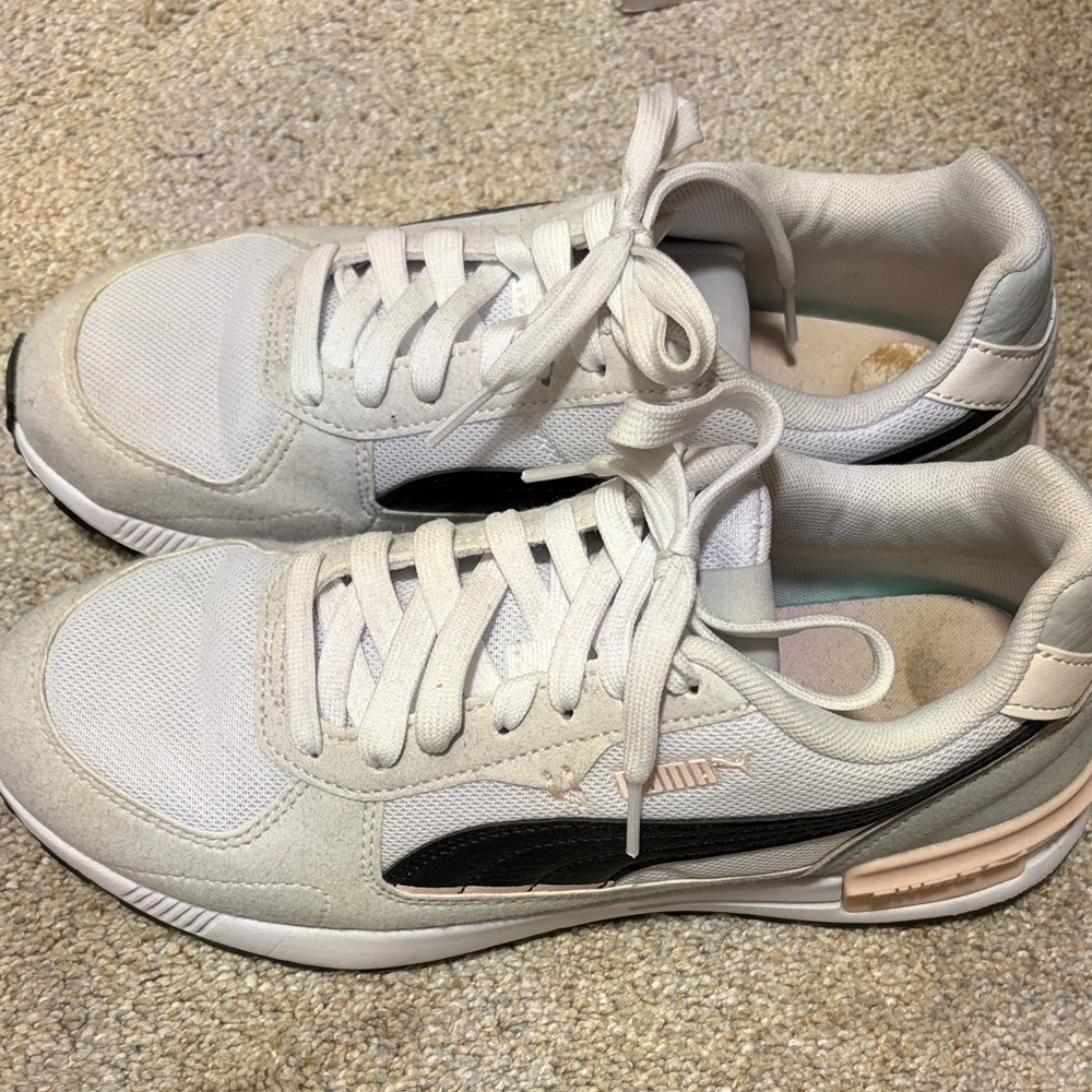Puma Women's White and Black Casual Sneakers
